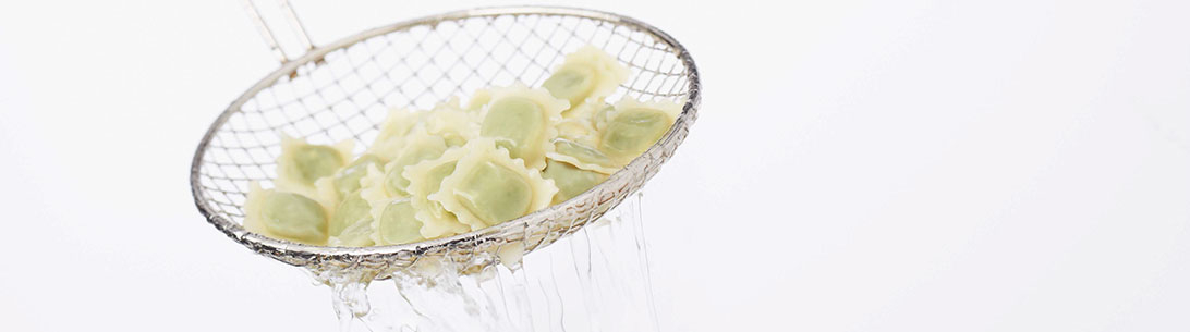 ecumoire-avec-ravioles ecumoire-avec-ravioles