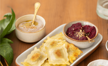 pates-fraiches-chevre-et-thym-bio-tartinade-de-betterave-et-caviar-d-aubergine